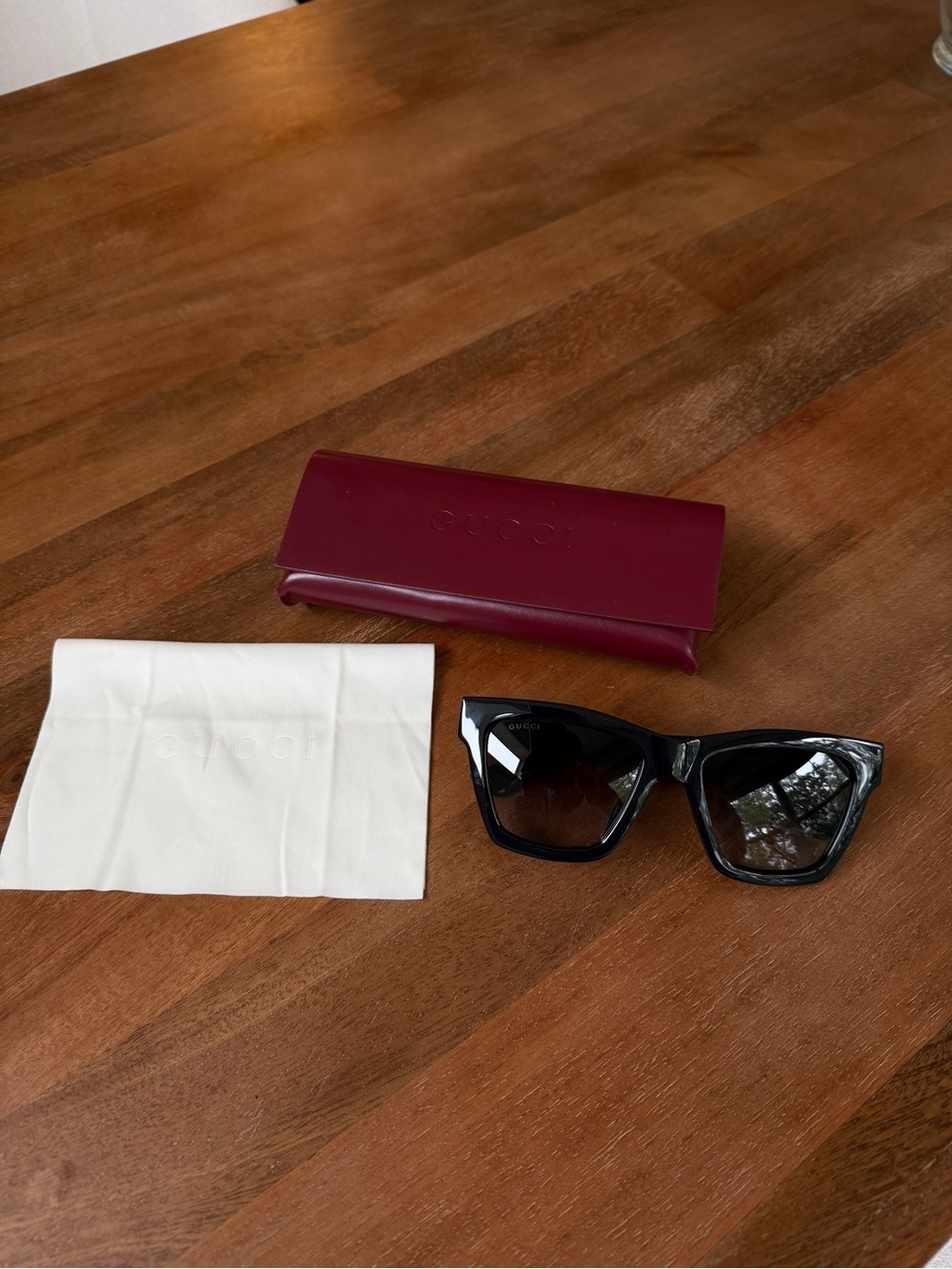 BRAND NEW!! Gucci Black Square Sunglasses with Gold GG Logo
